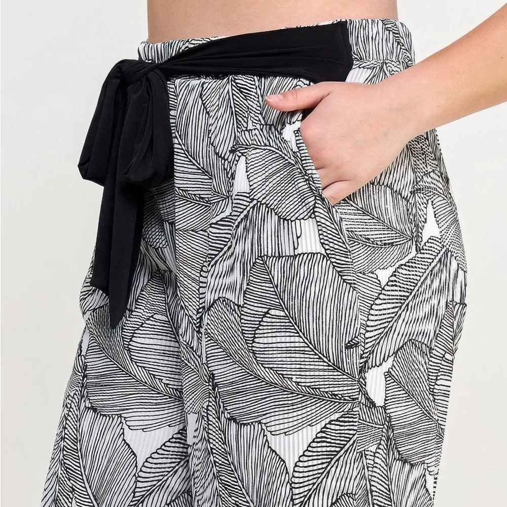 Plisse Palm Print Pants